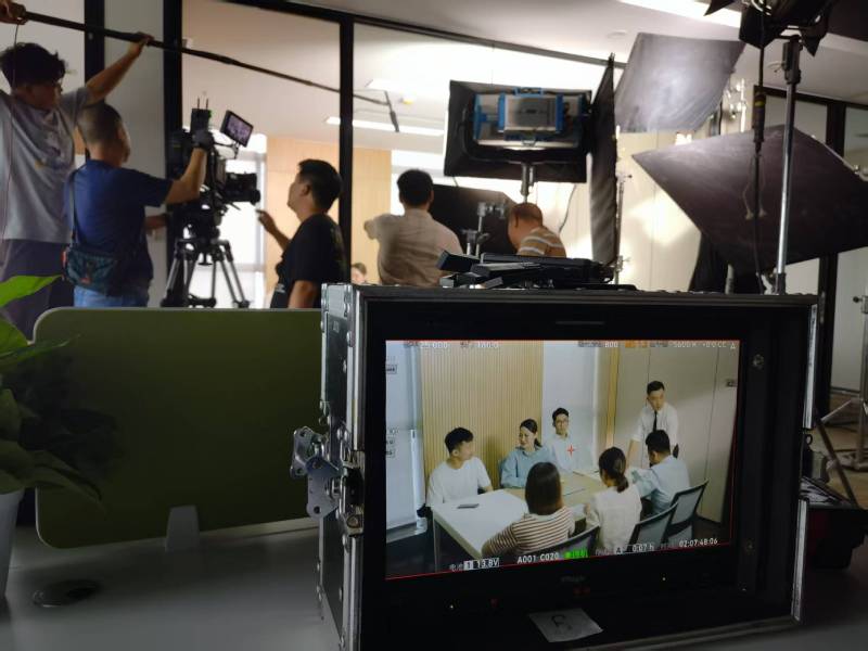 神木县TVC拍摄公司：科技产品视觉化大师，诠释未来感与功能美学